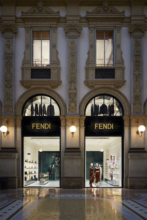 negozio fendi milano|Boutique FENDI Milano Montenapoleone Milano.